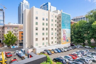 Roosevelt Plaza Apartments in Portland, OR - Building Photo - Building Photo