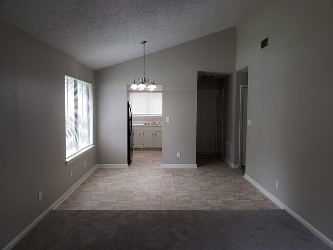 8577 Pineview Ln in Jonesboro, GA - Building Photo - Building Photo