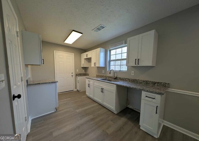 137 Tuscany Ln in Griffin, GA - Building Photo - Building Photo