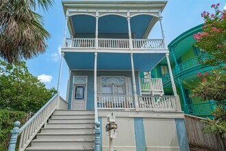 1724 Postoffice St in Galveston, TX - Building Photo - Building Photo