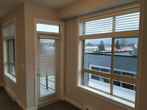 45562 Airport Rd in Chilliwack, BC - Building Photo - Building Photo