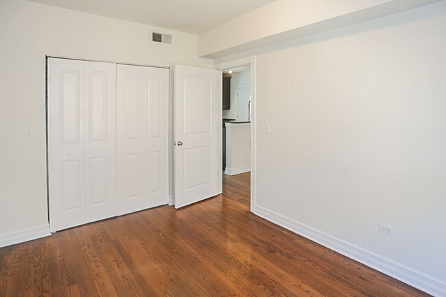3820 N Sheffield Ave, Unit 2E in Chicago, IL - Building Photo - Building Photo