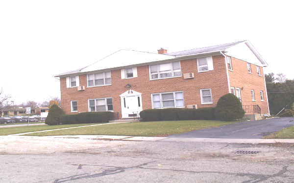 234 Evergreen Pky in Crystal Lake, IL - Foto de edificio - Building Photo