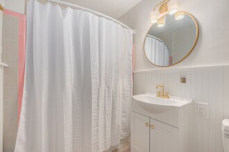 4302 W 77th Terrace in Prairie Village, KS - Building Photo - Building Photo