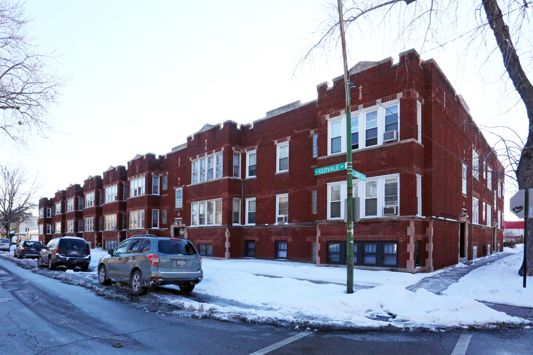 3450-3470 N Kedvale Ave in Chicago, IL - Building Photo