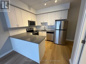 430 Essa Rd in Barrie, ON - Building Photo - Building Photo