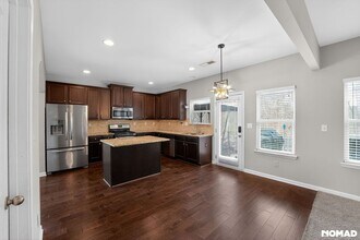 1154 Paramount Dr in Mcdonough, GA - Foto de edificio - Building Photo