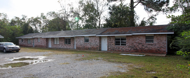 4200 Knowles Ave in Moss Point, MS - Building Photo - Building Photo