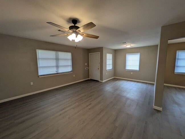 5251 Procter St in Port Arthur, TX - Building Photo - Building Photo