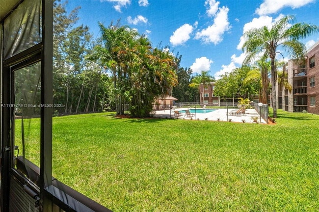 7020 Nova Dr in Davie, FL - Building Photo - Building Photo