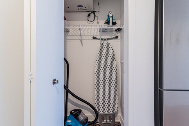 1500 Rue Berri, Unit SI ID1261772P in Montréal, QC - Building Photo - Building Photo