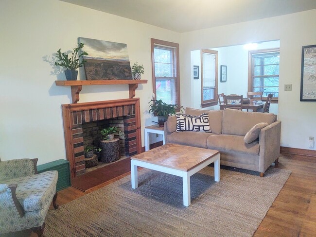 818 Valley View Cir in Charlottesville, VA - Building Photo - Building Photo
