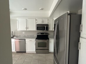 472 W Rockrimmon Blvd in Colorado Springs, CO - Building Photo - Building Photo