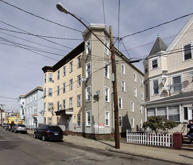 54 Cary Ave in Chelsea, MA - Building Photo - Building Photo