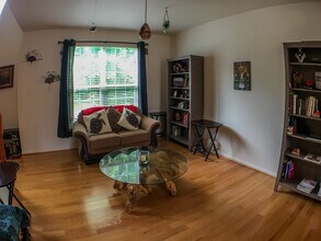 11200 Cool Breeze Pl in Germantown, MD - Building Photo - Building Photo