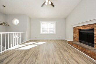 308 Winchester Ct in Ellenwood, GA - Building Photo - Building Photo