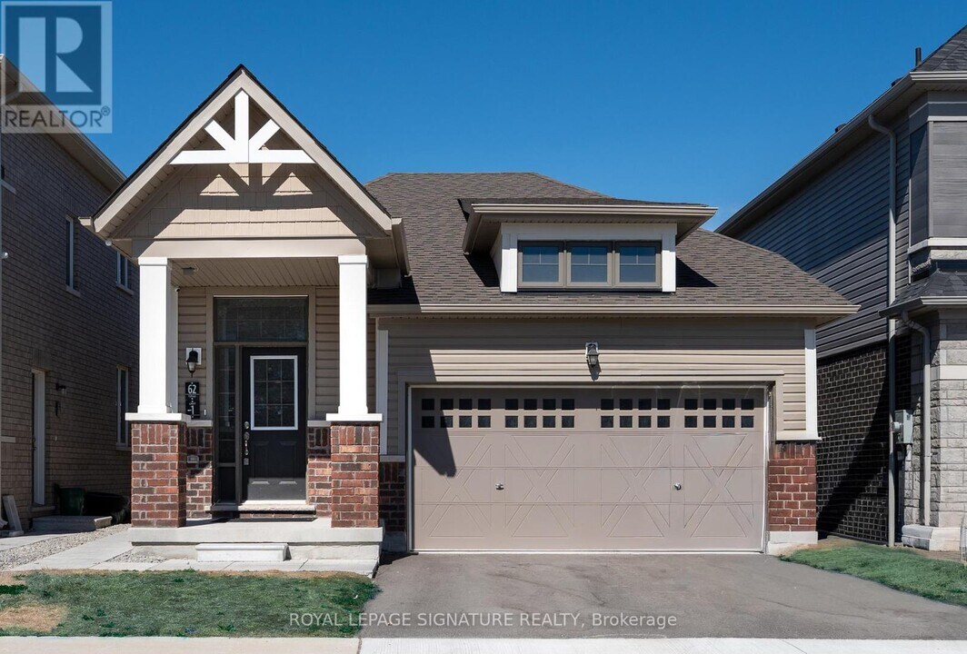 62 Bannister Rd in Barrie, ON - Building Photo
