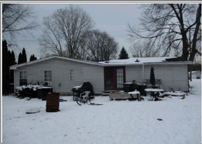 4629 Meadowlawn Dr in Fort Gratiot Township, MI - Building Photo