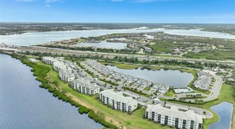 1010 Tidewater Shores Loop in Bradenton, FL - Building Photo