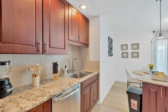 8012 N Lynn Ave in Tampa, FL - Building Photo - Building Photo