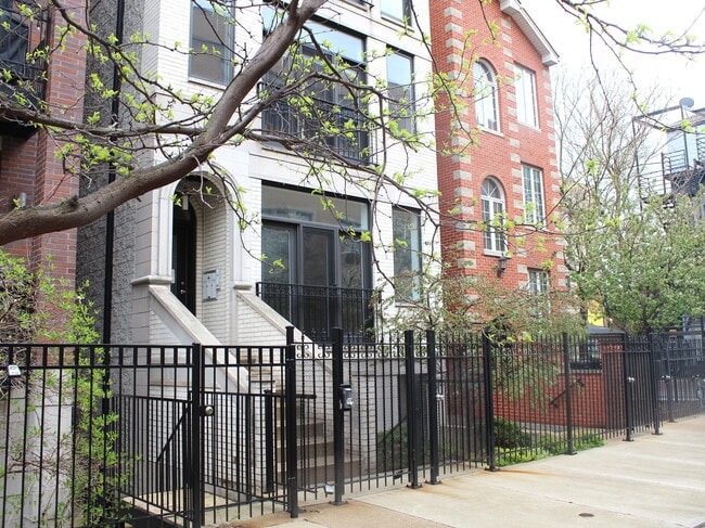 property at 1215 N Cleaver St