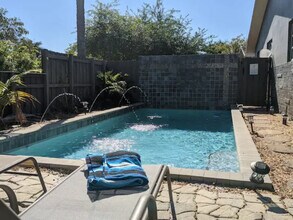 2225 NE 14th Ave in Wilton Manors, FL - Foto de edificio - Building Photo