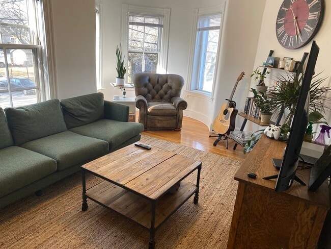 246 Brookline St, Unit 2 in Cambridge, MA - Building Photo - Building Photo