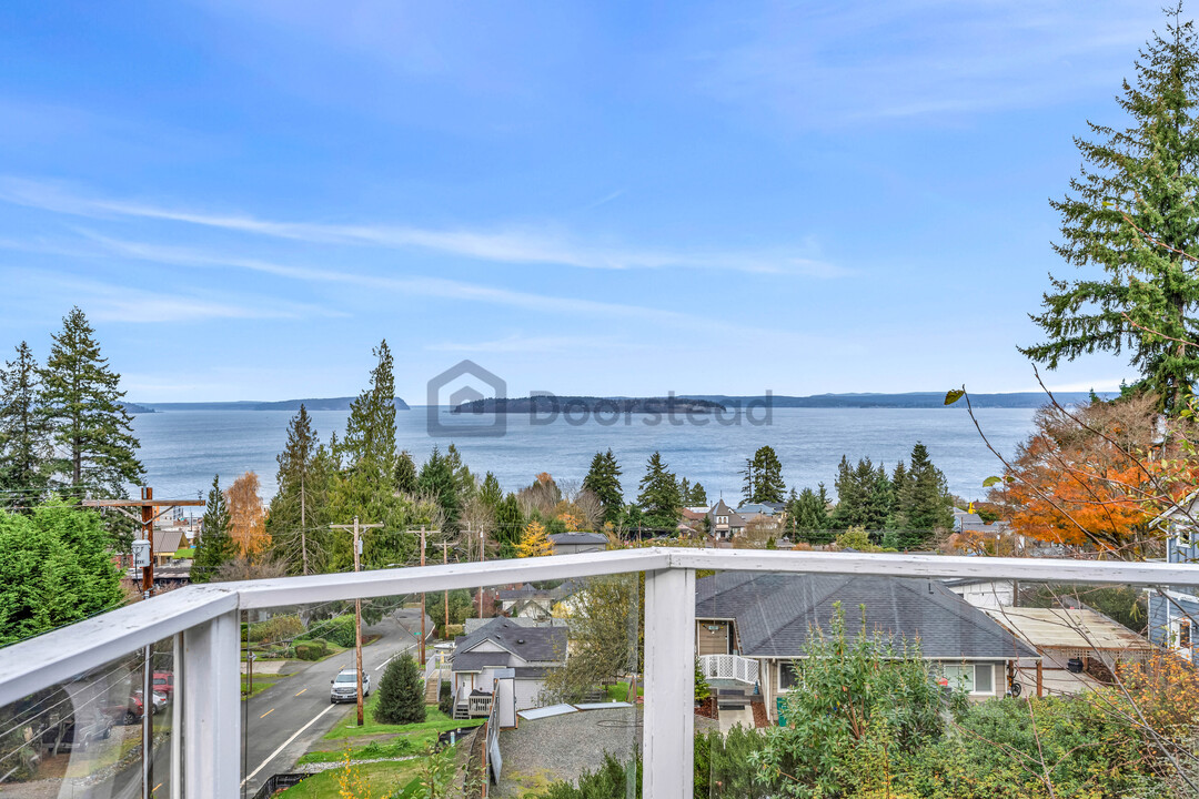 632 Park Ave in Mukilteo, WA - Building Photo