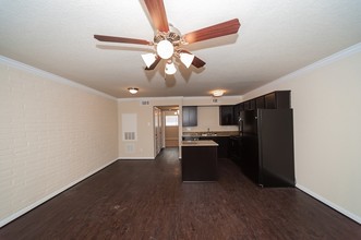 Woodland Greens Apartments in Houston, TX - Building Photo - Interior Photo