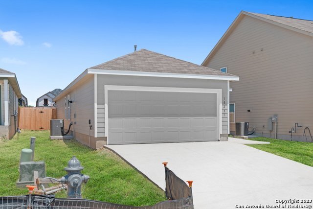 10231 Asta Trl in San Antonio, TX - Building Photo - Building Photo