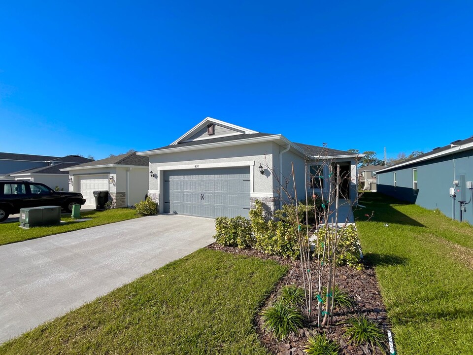 438 Quercus Rd in Auburndale, FL - Building Photo