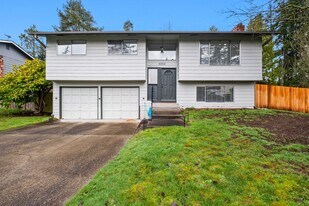 4003 229th Pl SW in Mountlake Terrace, WA - Building Photo
