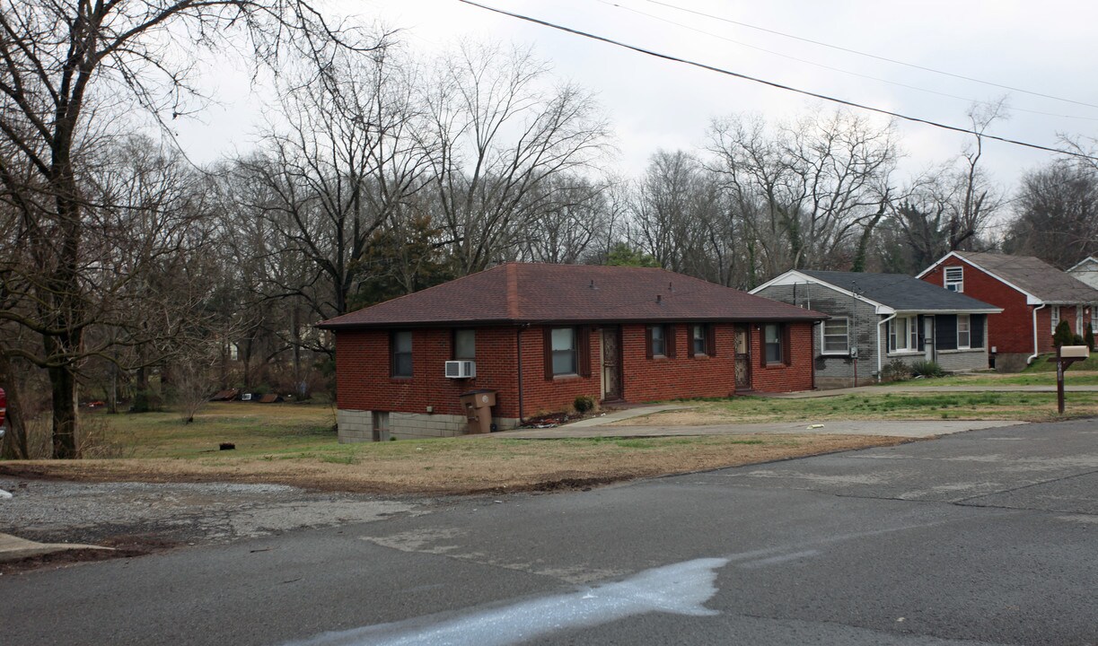 901 W Eastland Ave in Nashville, TN - Building Photo