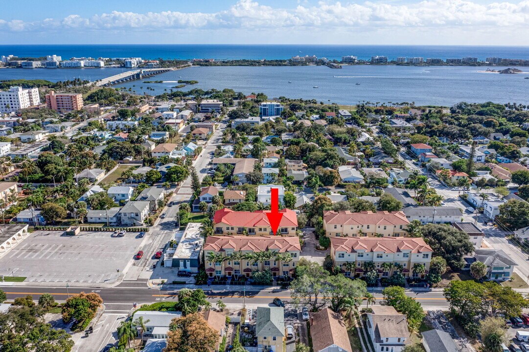 220 S Federal Hwy in Lake Worth Beach, FL - Building Photo