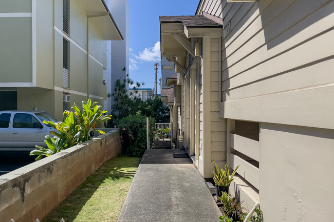 1711 Makiki St in Honolulu, HI - Building Photo - Building Photo