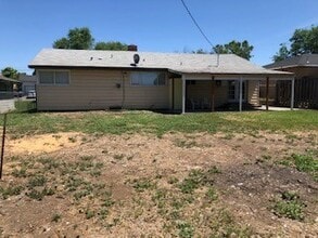 544 S Grand Dr in Moses Lake, WA - Building Photo - Building Photo