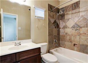 5330 Kiam St in Houston, TX - Building Photo - Building Photo