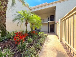 3284 S Semoran Blvd in Orlando, FL - Foto de edificio - Building Photo