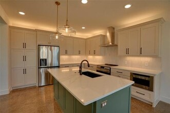 209 Wood Ct in Granbury, TX - Building Photo - Building Photo