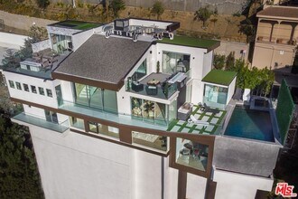 1623 Viewmont Dr in Los Angeles, CA - Foto de edificio - Building Photo