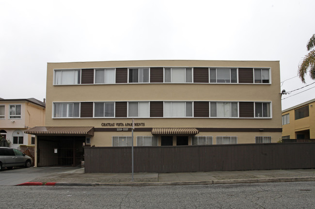 Chateau Vista Apartments in Oakland, CA - Foto de edificio - Building Photo