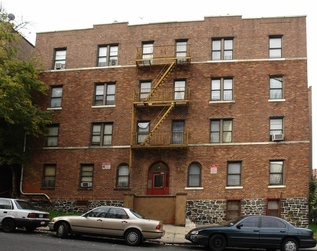 1 Gray Pl in Yonkers, NY - Building Photo - Building Photo