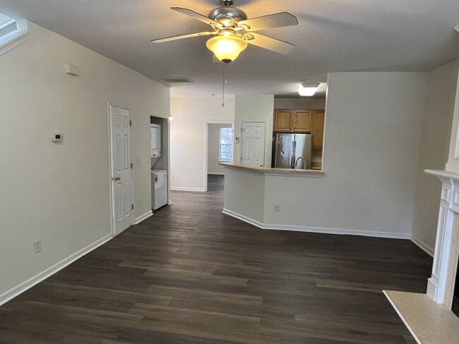 8603 Wandering Creek Way in Charlotte, NC - Foto de edificio - Building Photo