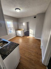 11702 Honeydale Ave in Cleveland, OH - Foto de edificio - Building Photo