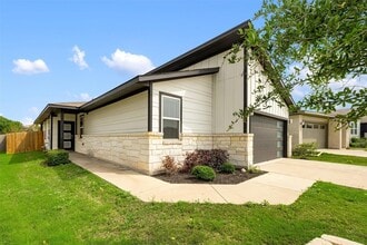 253 Deserti Rd in Leander, TX - Foto de edificio - Building Photo