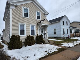 310 W 7th Ave in Oshkosh, WI - Building Photo