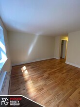 563 W Arlington Pl, Unit #555-204 in Chicago, IL - Building Photo - Building Photo