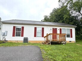 710-710A Roanoke St E in Blacksburg, VA - Building Photo