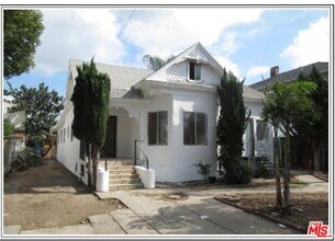 243 E 29th St in Los Angeles, CA - Building Photo - Building Photo