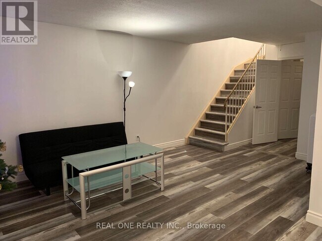 37 Middleton Ct in Markham, ON - Building Photo - Building Photo